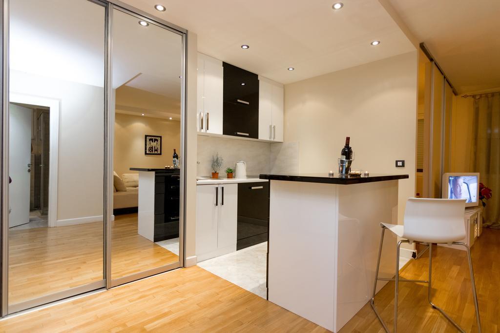 Slavija Square Apartments Belgrade Bilik gambar